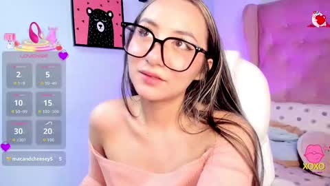 vanelope_evans_ online show from October 17, 1:37 pm