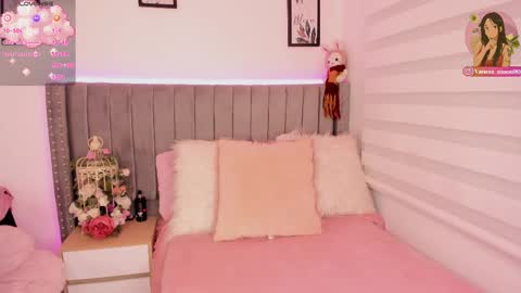 vanesa_moon_ online show from February 15, 12:13 am