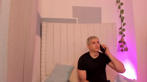 vanessa and sebas online show from April 18, 7:29 pm