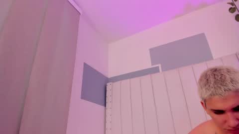 vanessa and sebas online show from April 16, 9:39 pm