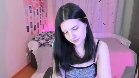 Snapshot of vanessa_brills chatting on February 23, 11:58 pm Vanessa online show from February 23, 11:58 pm