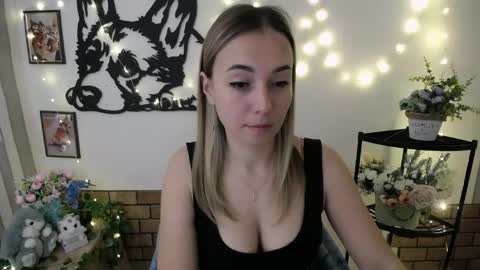 Vanessa online show from April 17, 8:17 am