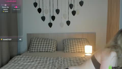 Vanessa Maes online show from October 12, 8:54 pm