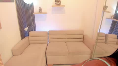 vanessa_wild1 online show from May 12, 9:02 pm