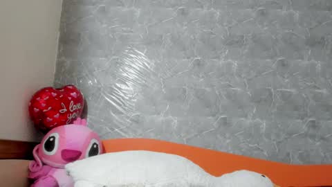 vanessaadol online show from March 1, 8:13 am