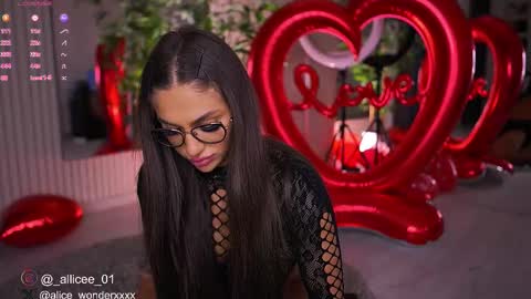 Snapshot of vanessasimon chatting on February 15, 6:55 am Vanessa Simon online show from February 15, 6:55 am