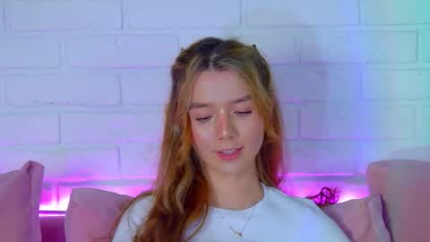 VanessaVienne online show from February 19, 4:22 am