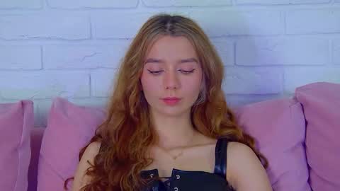 VanessaVienne online show from February 9, 5:27 pm