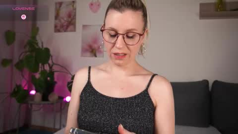 Vanessa online show from March 22, 8:35 pm