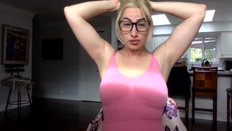 vanillafinqueen online show from October 16, 7:24 pm