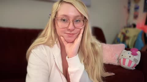 vanillapuddingpie online show from February 5, 2:51 am