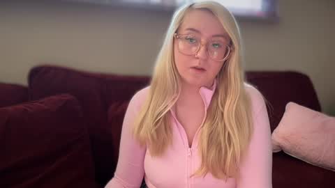 vanillapuddingpie online show from February 3, 4:52 pm