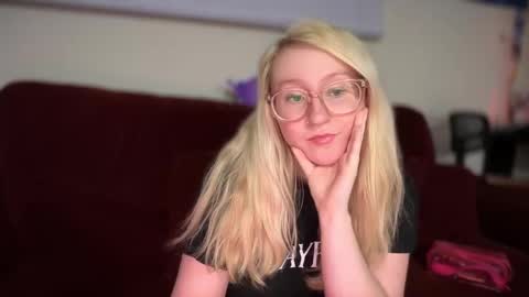 vanillapuddingpie online show from February 10, 2:52 am