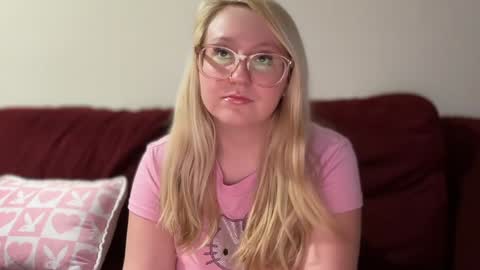 vanillapuddingpie online show from January 30, 11:45 pm