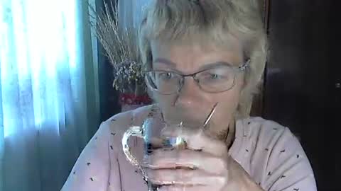 Vanillaxcreamy online show from September 30, 11:21 am