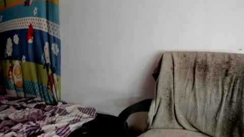 vannellope_vladimir online show from May 9, 4:35 pm