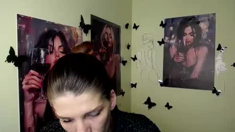 Snapshot of vanrey_ chatting on March 3, 7:32 am Vanessa online show from March 3, 7:32 am