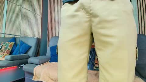 Vans Ross online show from March 28, 7:59 pm