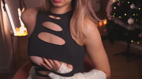 Heeeeey Im Hanna the art of tease  online show from December 25, 3:40 am