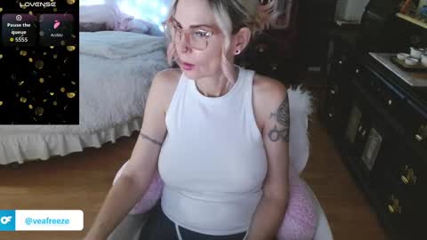 veafreeze online show from October 6, 6:09 am