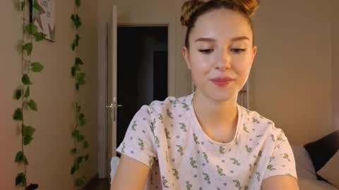 Snapshot of vegas_v chatting on September 11, 3:24 pm Maria online show from September 11, 3:24 pm