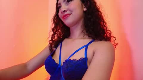 velissia online show from October 23, 9:04 pm