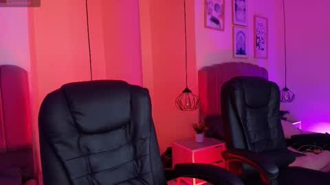 velissia online show from October 31, 11:16 pm