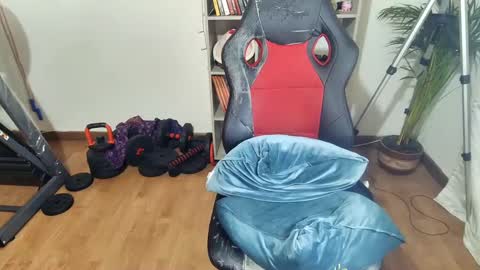 Im VelaI will be Christmas and New Year with my family December 22 to January 13 I will miss you guys. online show from February 22, 4:29 am