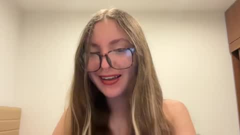 Sophi  online show from July 14, 6:29 am