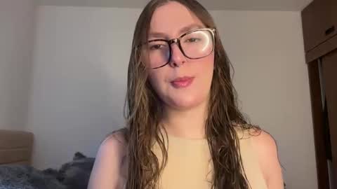 Sophi  online show from June 3, 6:02 pm