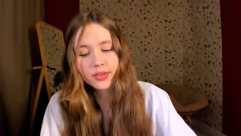 velvet_cherry online show from December 18, 8:26 pm