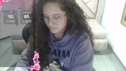 velvet_moon_v online show from February 19, 8:52 pm