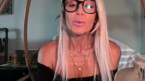 VelvetBarbie online show from January 5, 7:28 pm