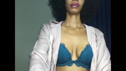 velvetbrownn online show from April 13, 1:54 am