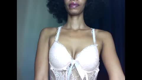 velvetbrownn online show from April 18, 11:01 am