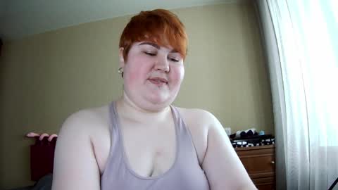 velvetcandy_ online show from June 3, 7:33 am