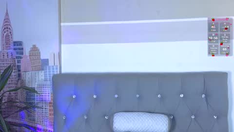 velvetfox_ online show from October 26, 9:58 pm