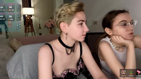 CLEOshort hair  TIna long hair  online show from January 3, 1:46 pm