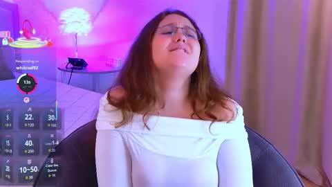 velvetvixencute online show from October 5, 6:00 am