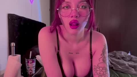 Lanna   online show from October 28, 8:32 pm