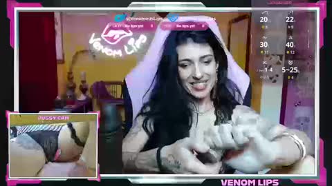 Snapshot of venomouslips chatting on September 15, 1:45 pm VenomLips online show from September 15, 1:45 pm