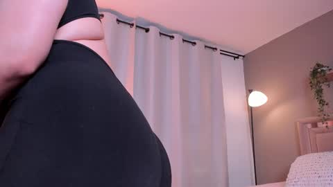 Snapshot of venus_reid chatting on September 14, 4:37 am venus_reid online show from September 14, 4:37 am