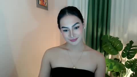 Venus Sunrise Bombshell online show from October 4, 9:45 pm