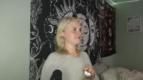 Miss Venus online show from October 3, 2:21 am