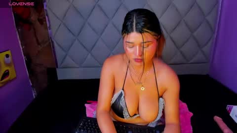 Venusowen  online show from February 27, 3:59 pm