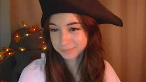 Una online show from October 31, 2:28 pm