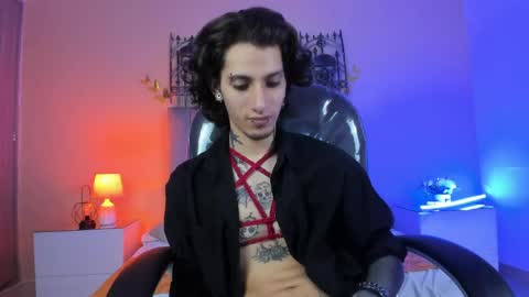 vergil_noir online show from May 20, 4:53 am