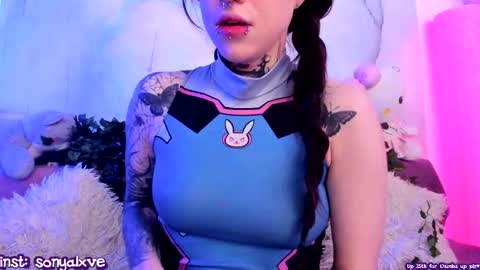 Snapshot of vergill_hella chatting on February 14, 6:34 am Sonya online show from February 14, 6:34 am
