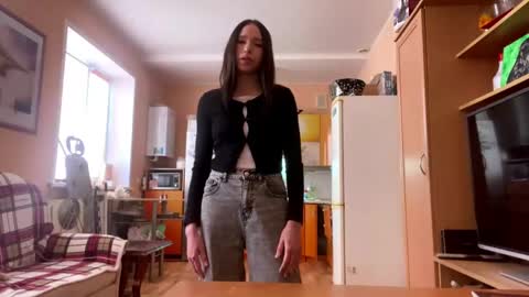 Lily online show from April 23, 5:37 am