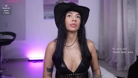 vero_cam online show from October 30, 3:51 am